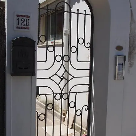 Bed & Breakfast Luxury Living