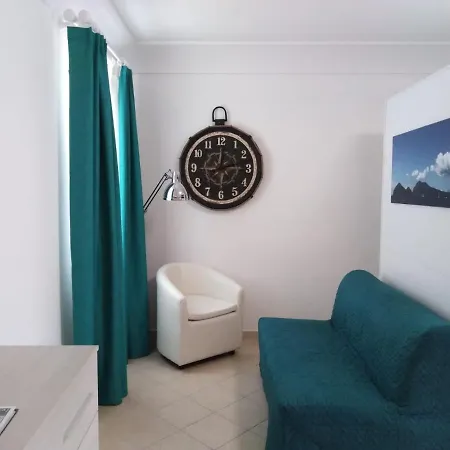 Luxury Living Bed & Breakfast 3*