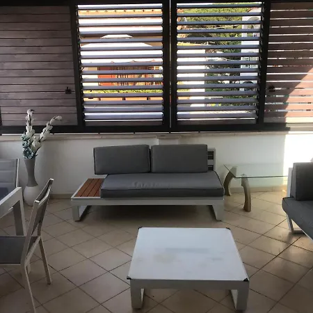 Luxury Living Bed & Breakfast 3*