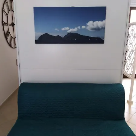 Luxury Living לינה וארוחת בוקר קאפרי